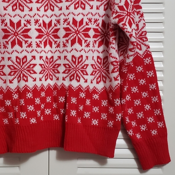 NWOT Christmas snowflake sweater - Picture 3 of 4